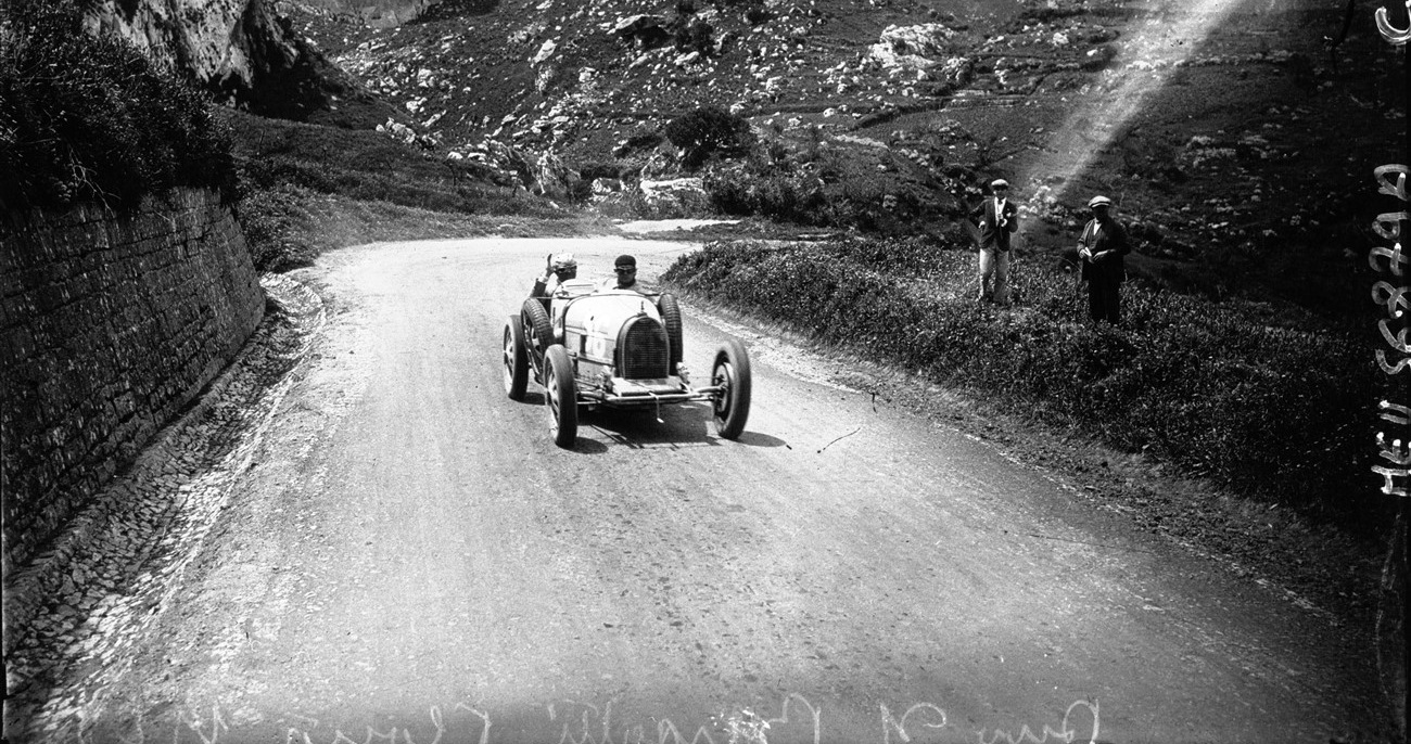 1928
