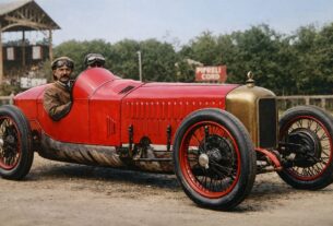1923